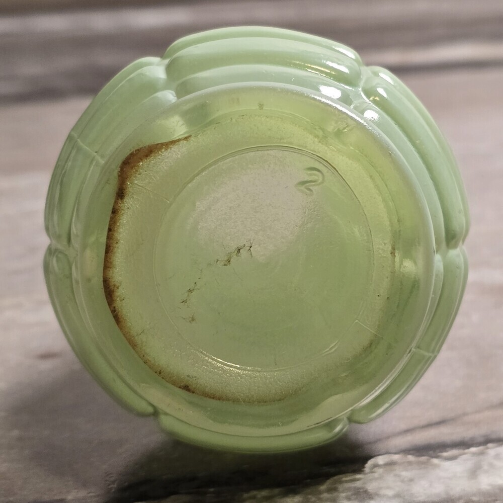 Vintage Jadeite Uranium Glass Powder Jar Shaker Base Art Deco 4” UV Reactive Glo - Picture 6 of 8